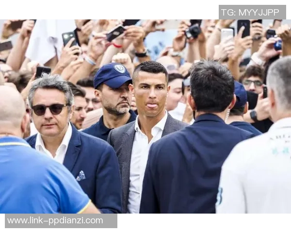 足球传奇的足迹与荣耀天下足球球星纪录片全景回顾